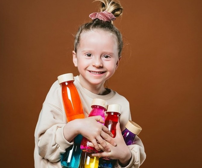 Butelki obserwacyjna dla dzieci z brokatem Petit Boum